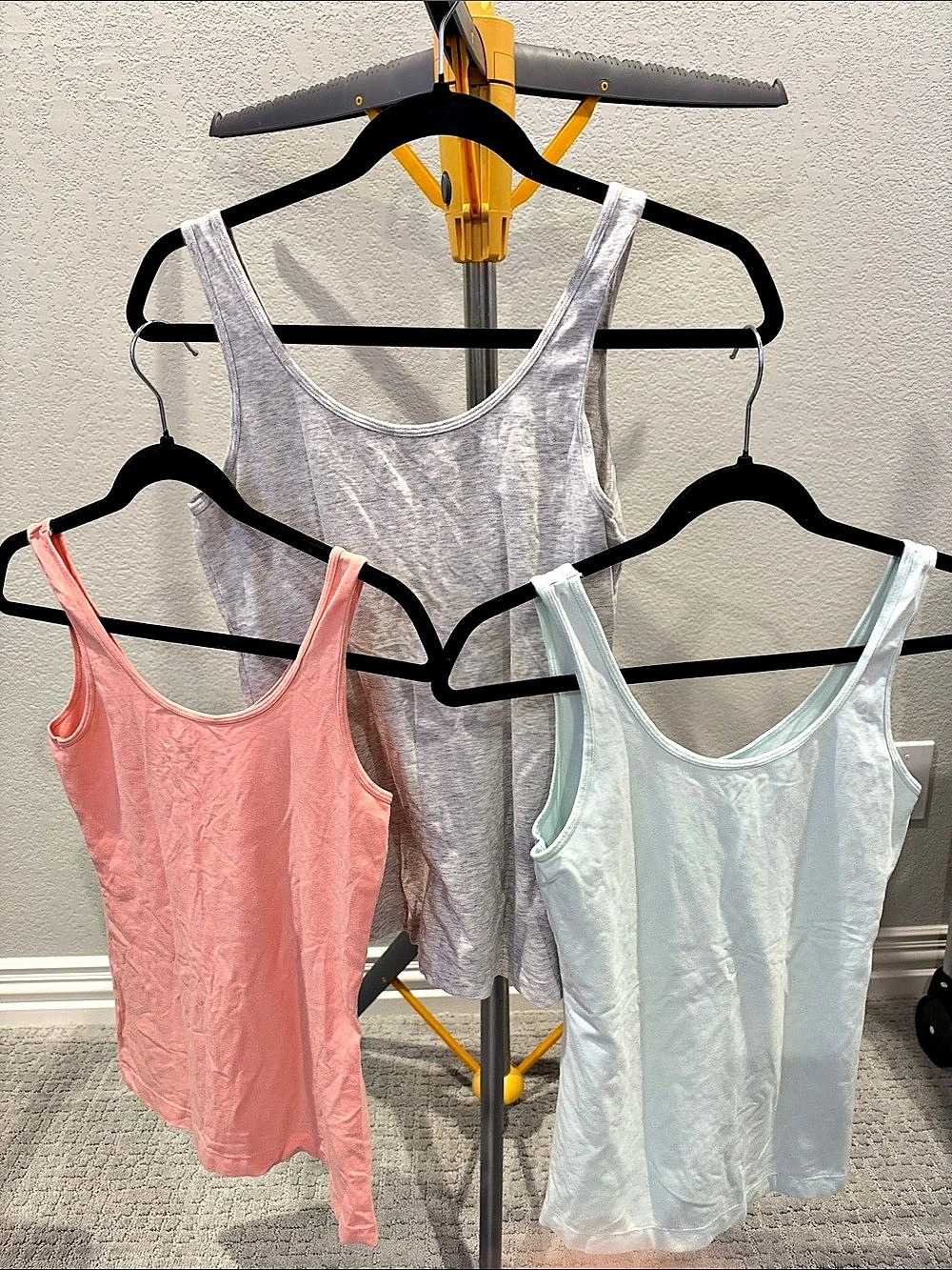 Felina 3-Piece Tank Top Set in Gray, Pink and Light Green